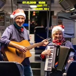 Singing in the train 2023